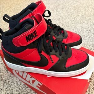 Nike Big Kids Court Borough Mid 2 Sneakers